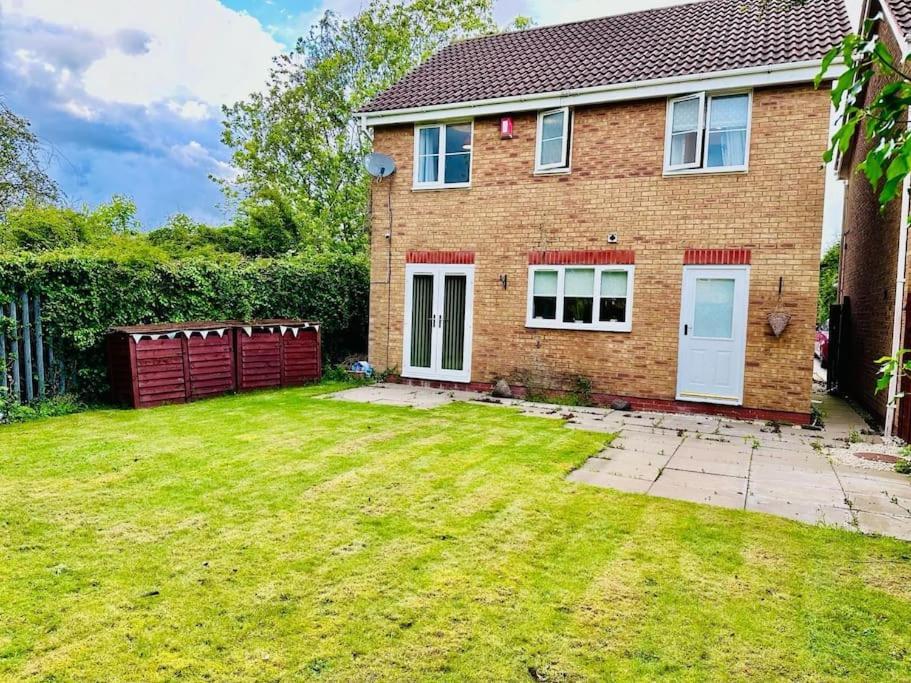 Luxury 4 Bed House In Coventry